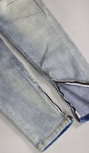 Load image into Gallery viewer, LT.Blue Gnu Zipper Jean
