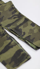Load image into Gallery viewer, Olive Camo Zipper Pant