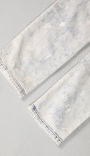 Load image into Gallery viewer, Bleach Blue Ure Jean
